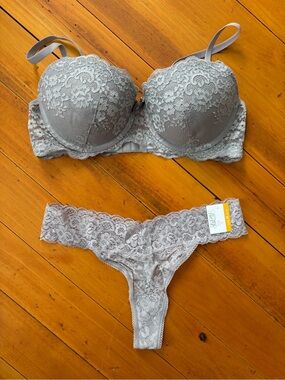 Gilligan & O'Malley Lace Balconette Bra and Thong Set - Light Gray